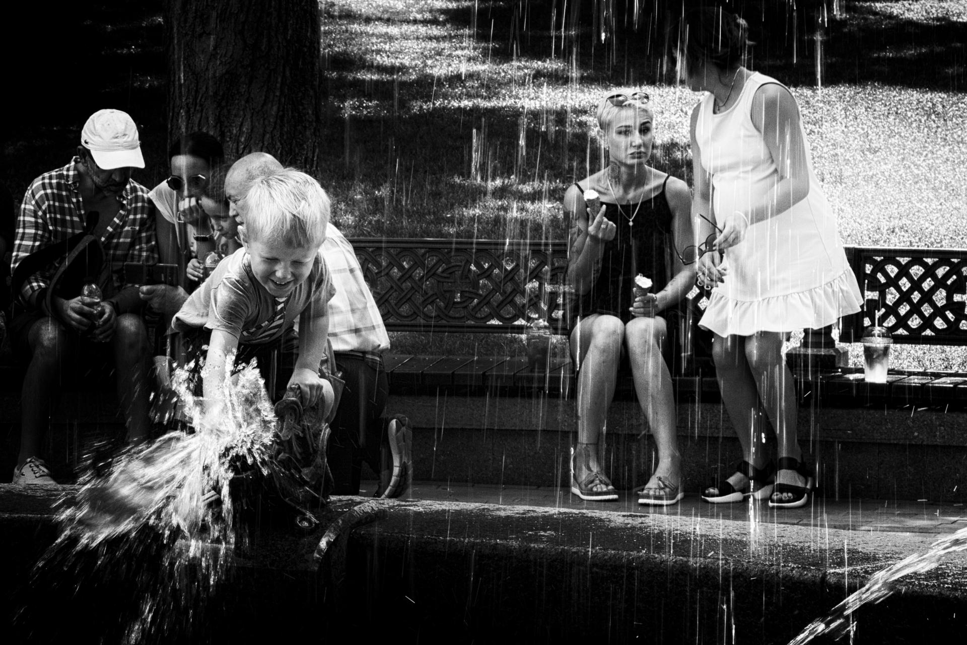 New York Photography Awards Winner - A summer day by the fountain