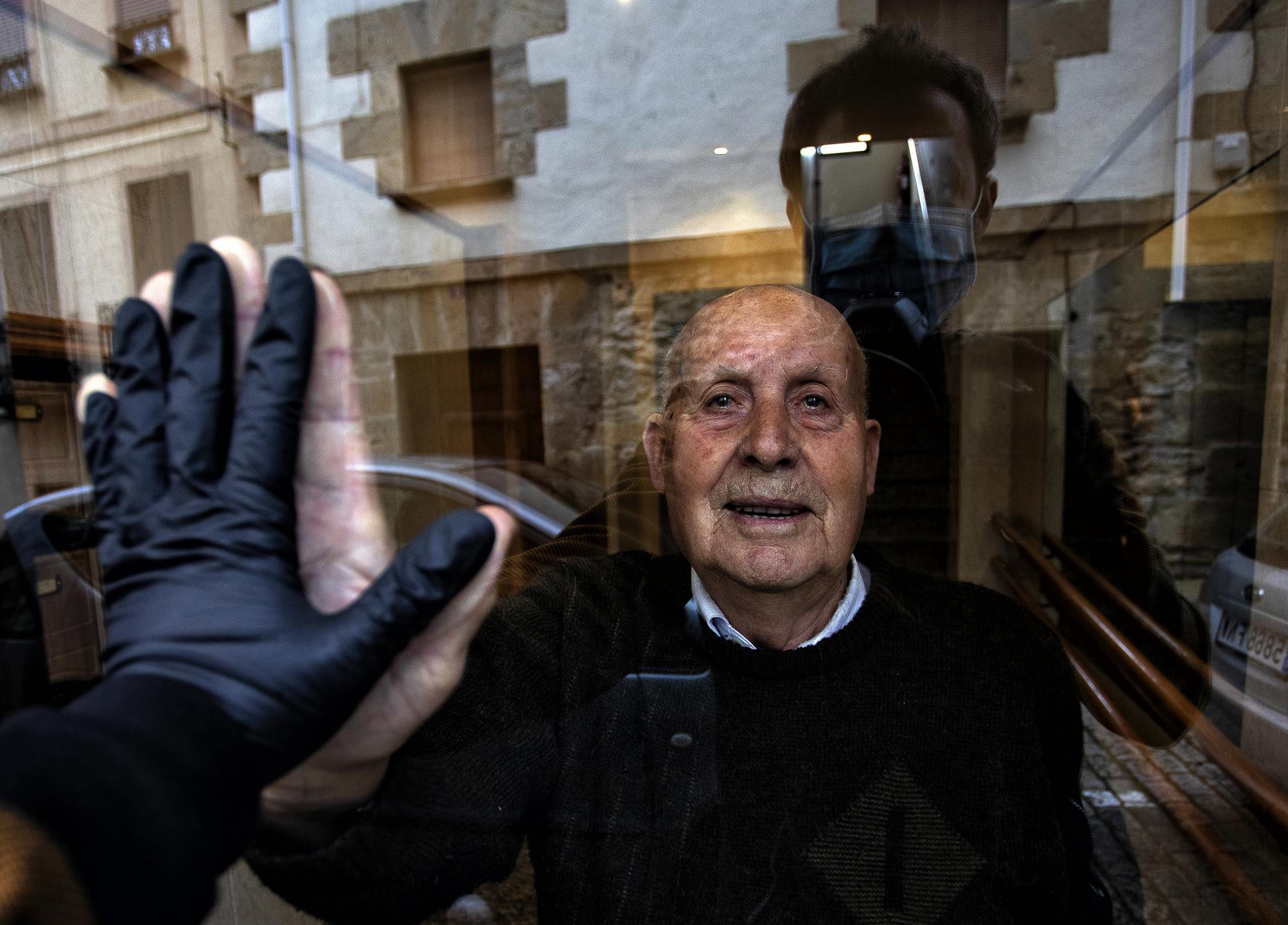 New York Photography Awards Winner - Grandfather. So close, so far.