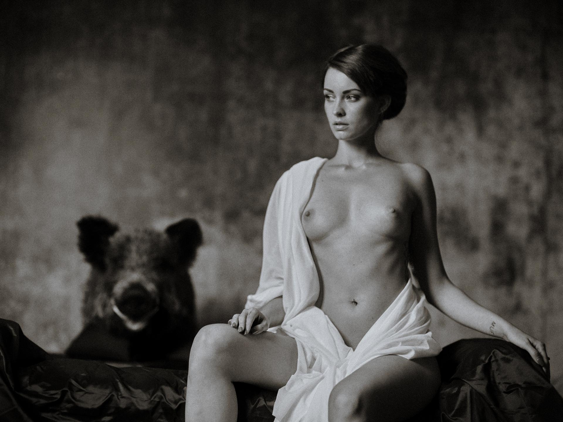 New York Photography Awards Winner - The charm of feminine beauty.