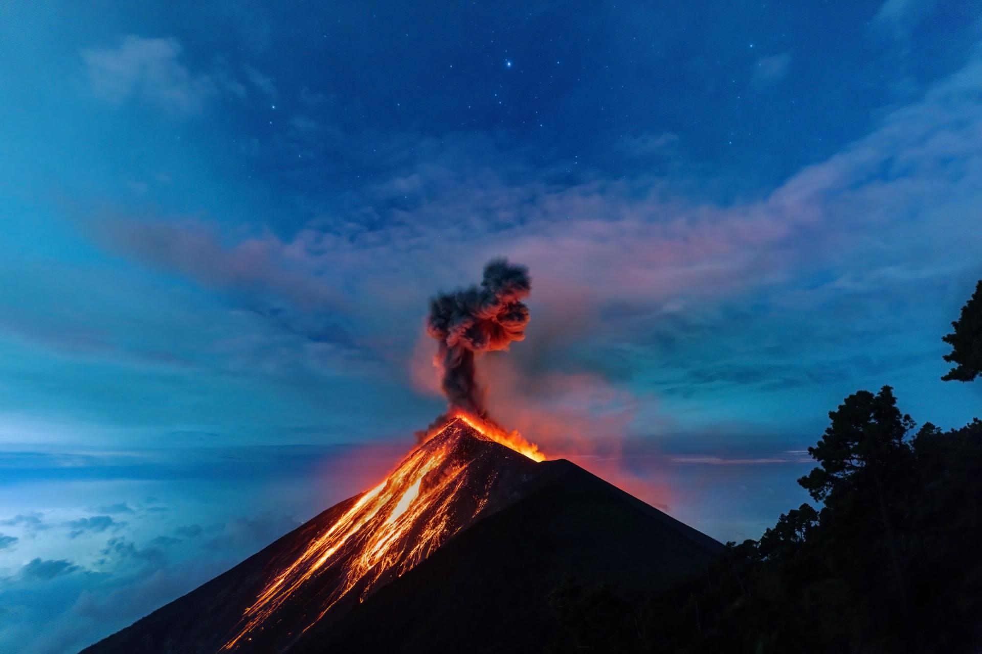 New York Photography Awards Winner - Volcano Night