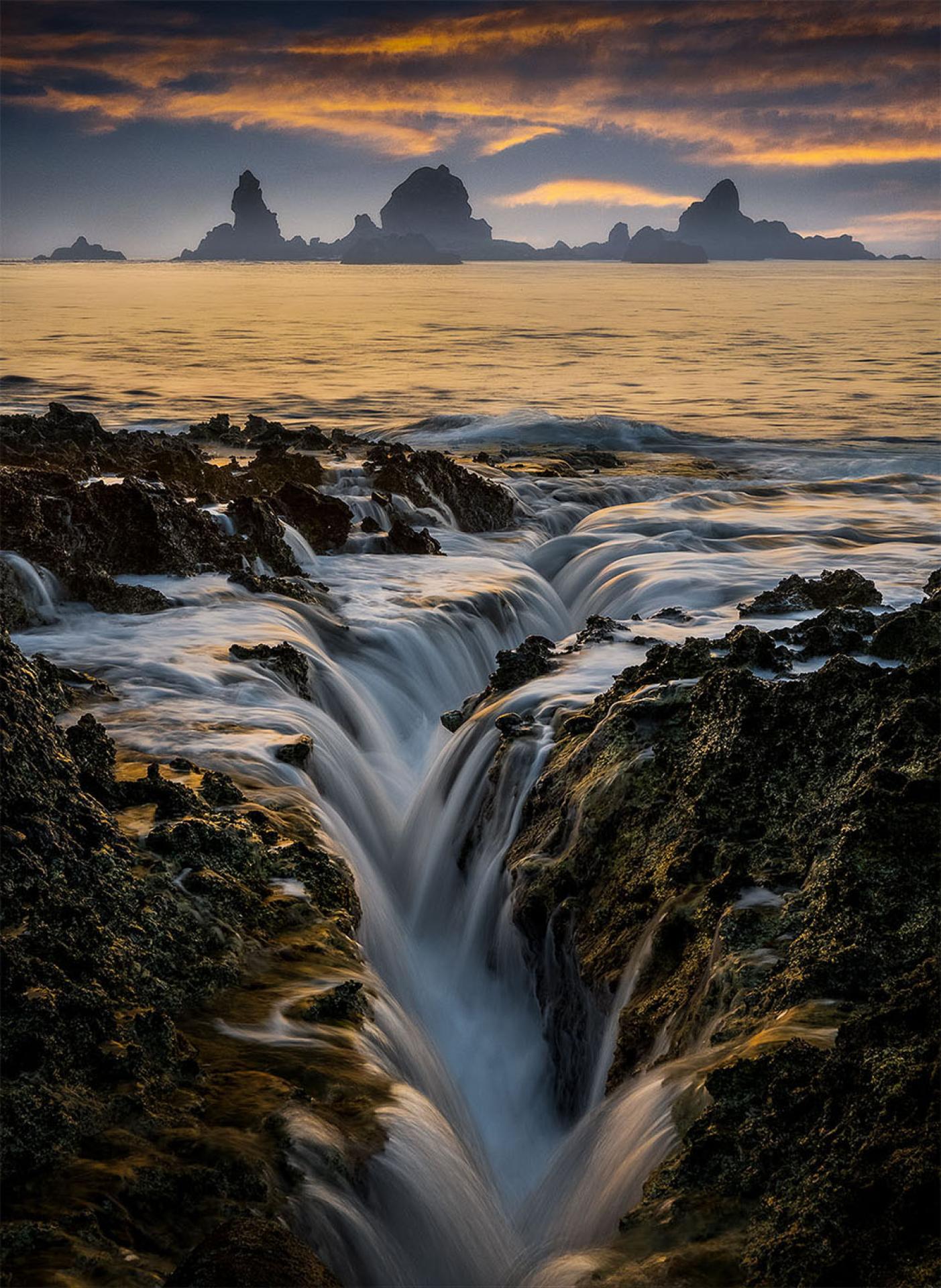 New York Photography Awards Winner - Small island on the sea - Lanyu Island