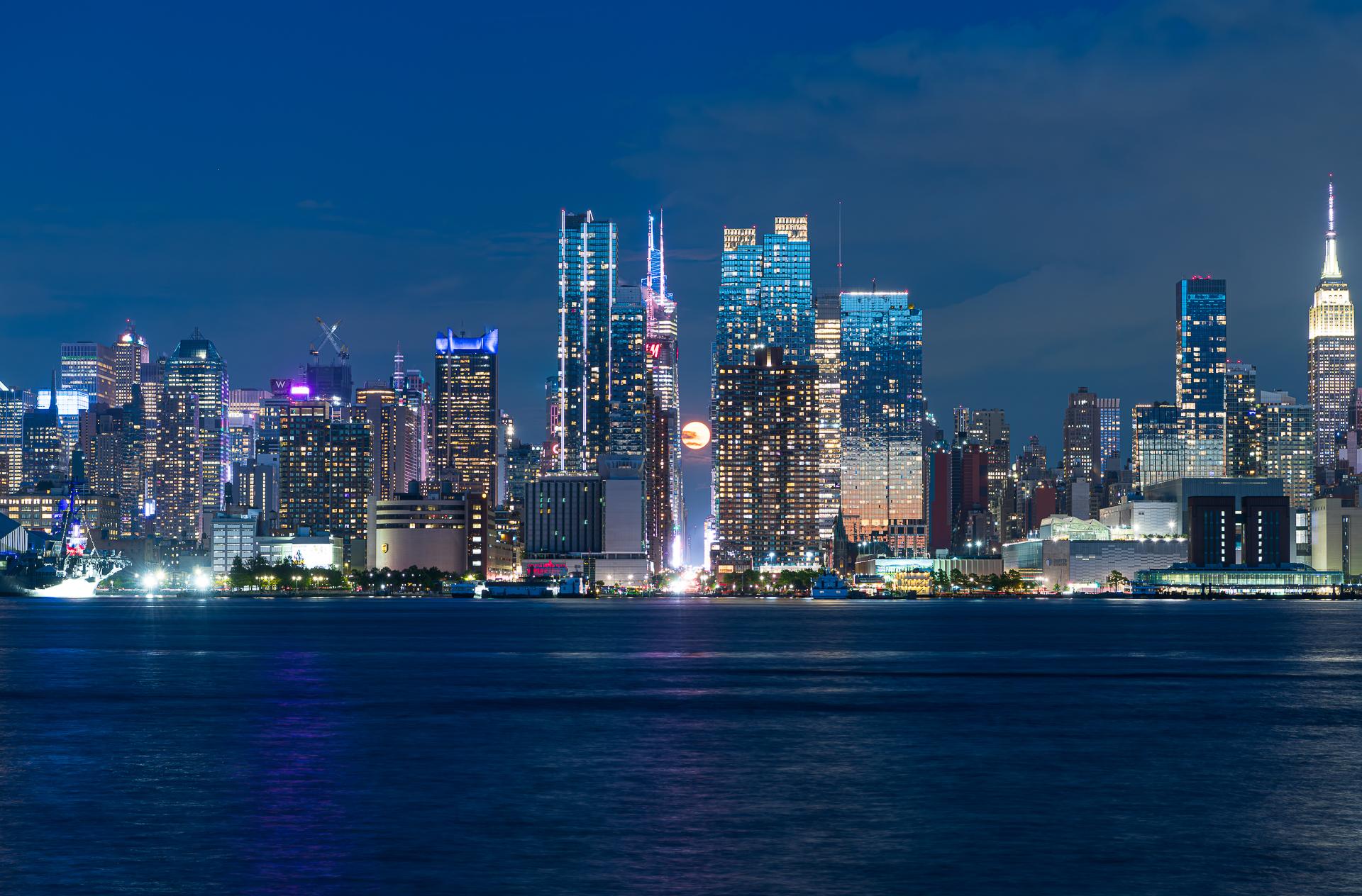 New York Photography Awards Winner - Moon Rise over NYC Skyline