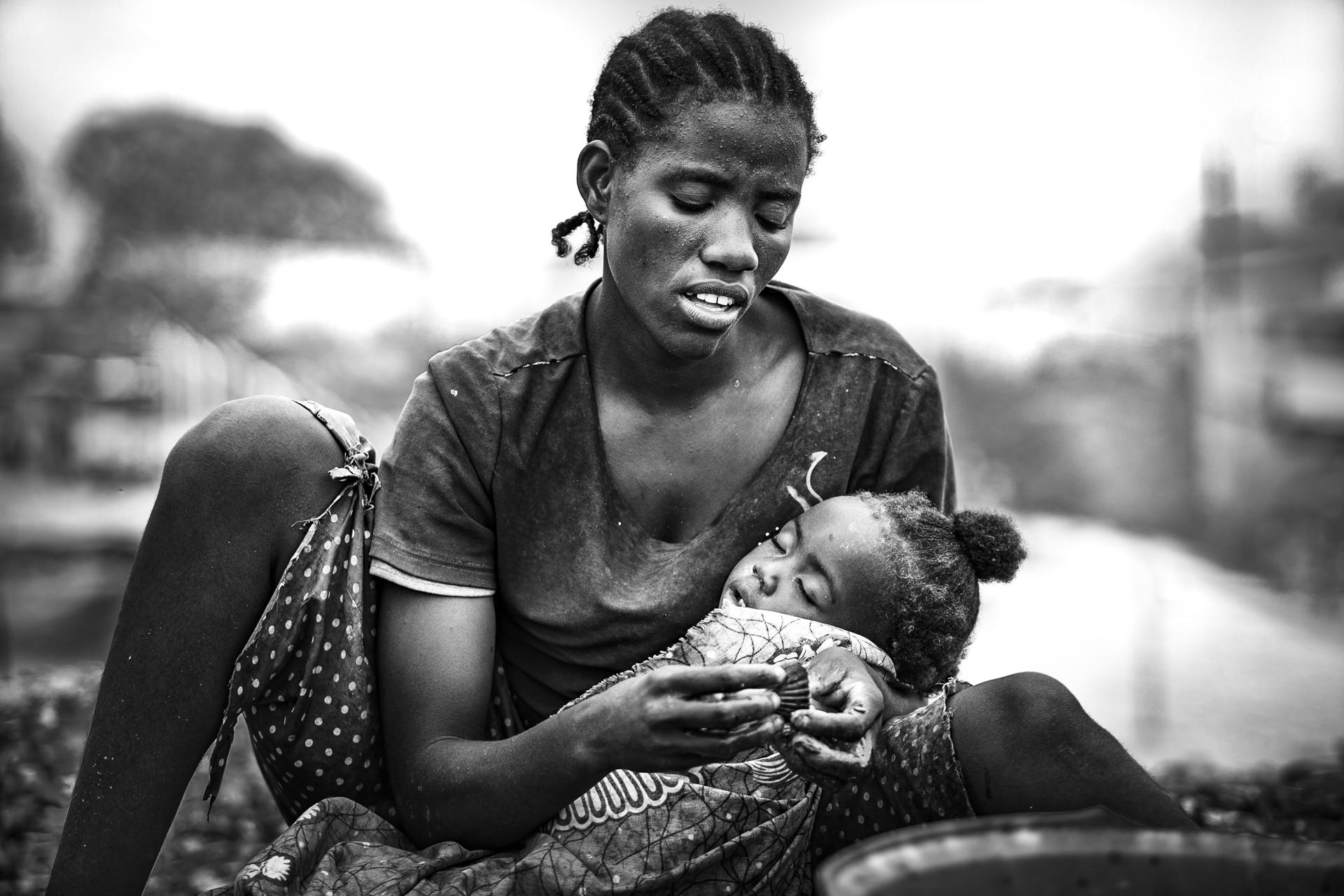 New York Photography Awards Winner - Resilient mothers