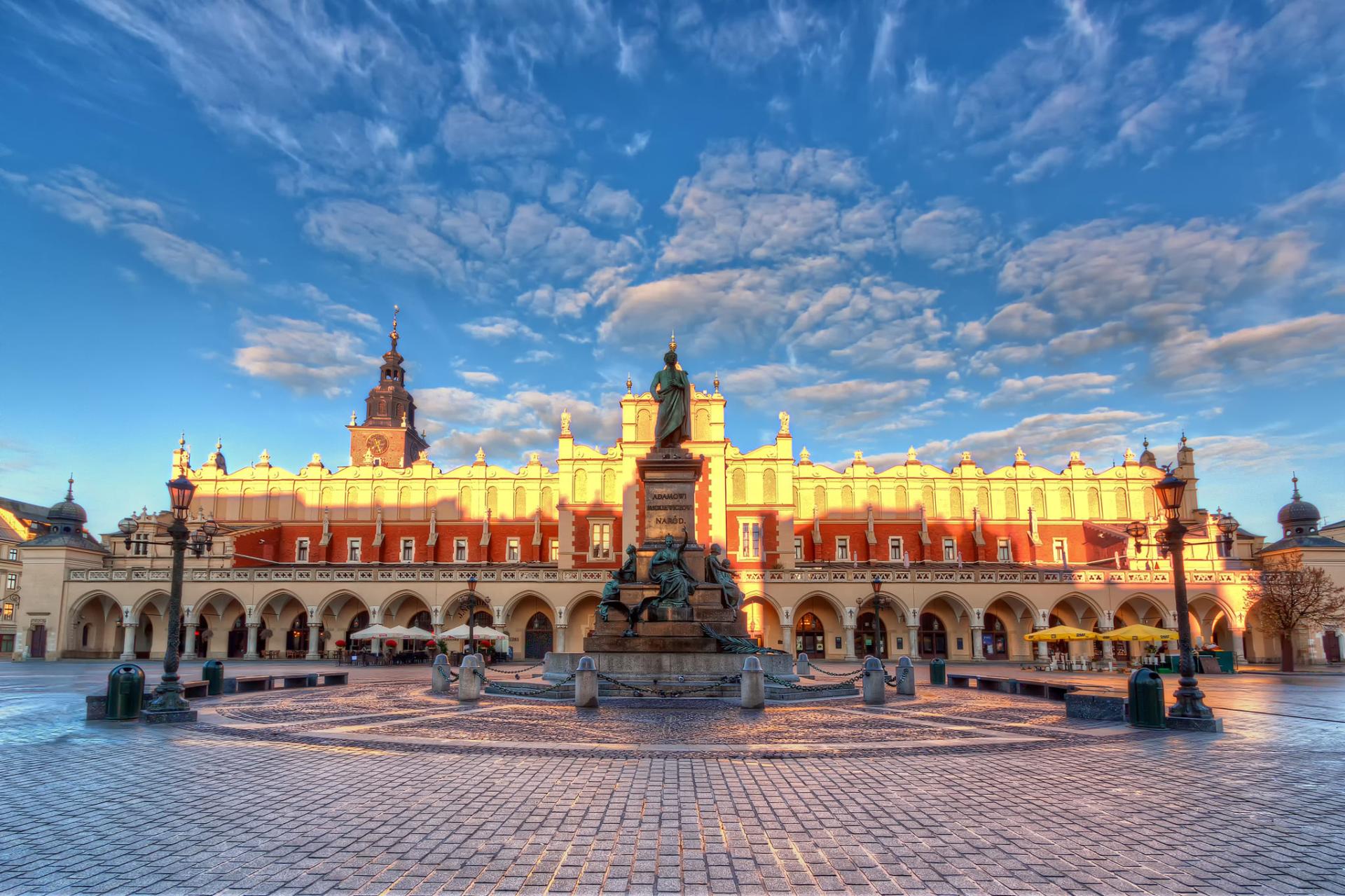 New York Photography Awards Winner - First Light on the Kraków Main Square | Poland