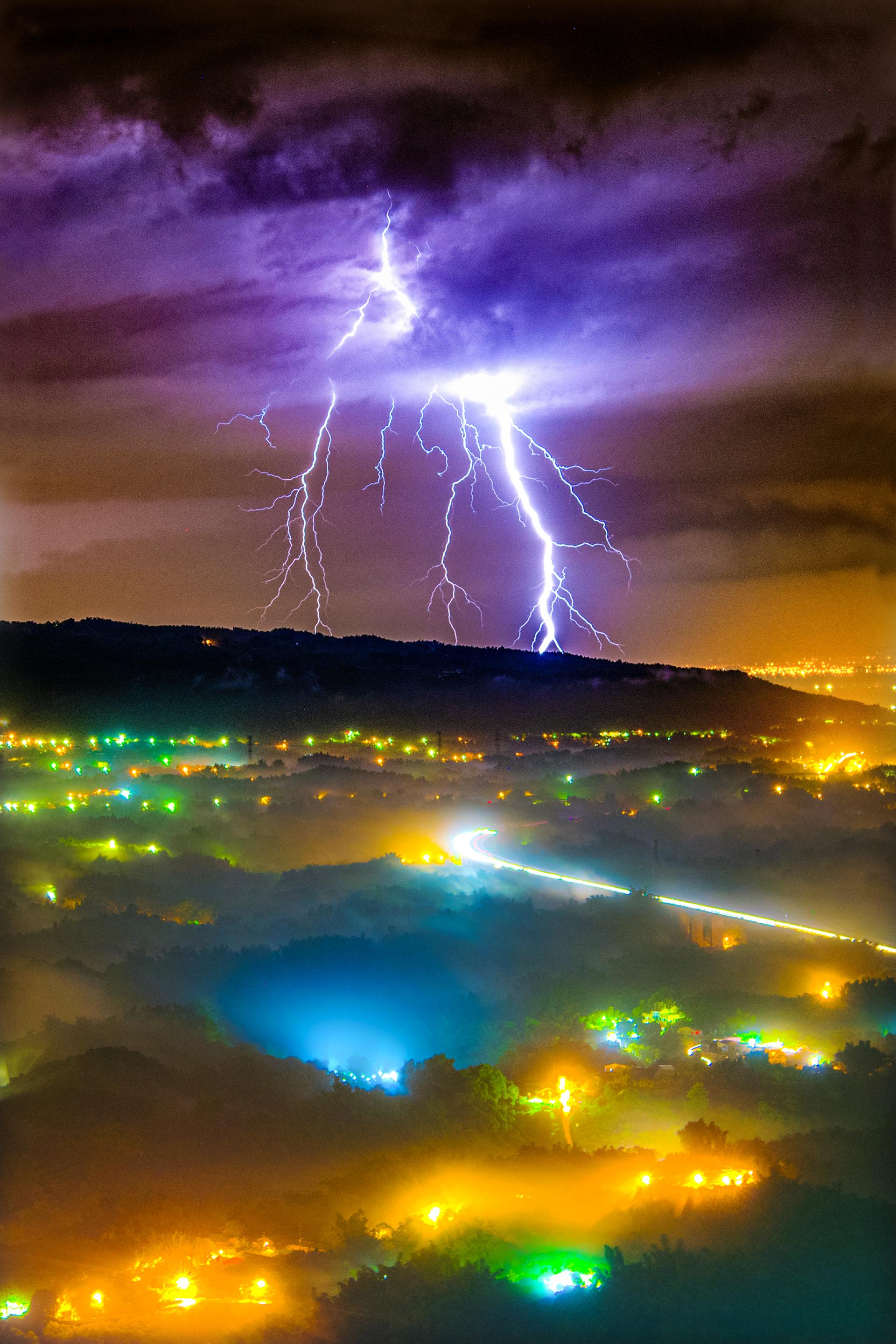 New York Photography Awards Winner - Lightning glass wonders