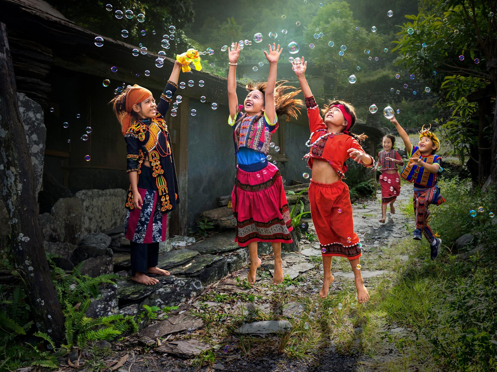 New York Photography Awards Winner - Fun with chasing bubbles 