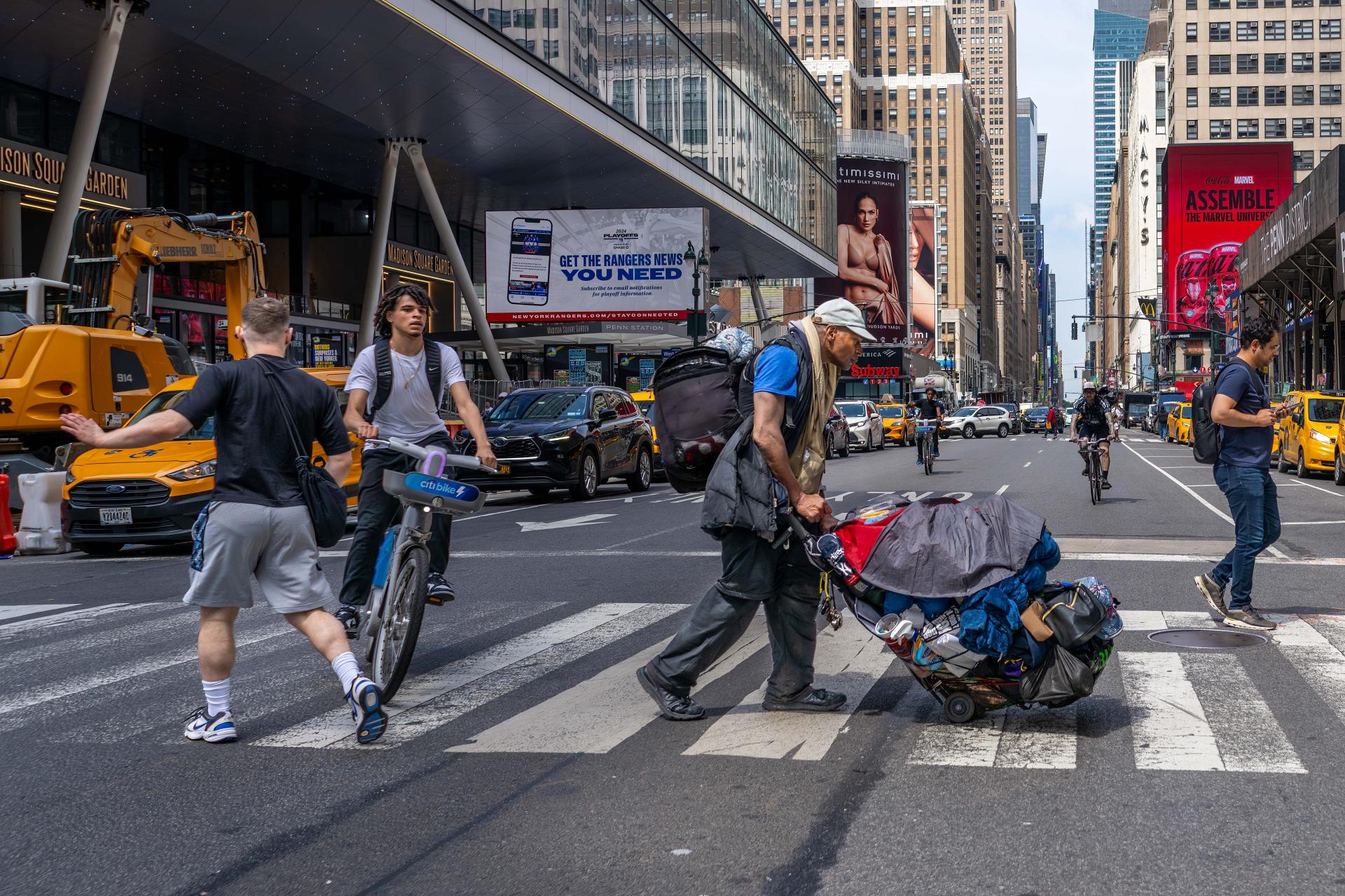 New York Photography Awards Winner - Look Out!