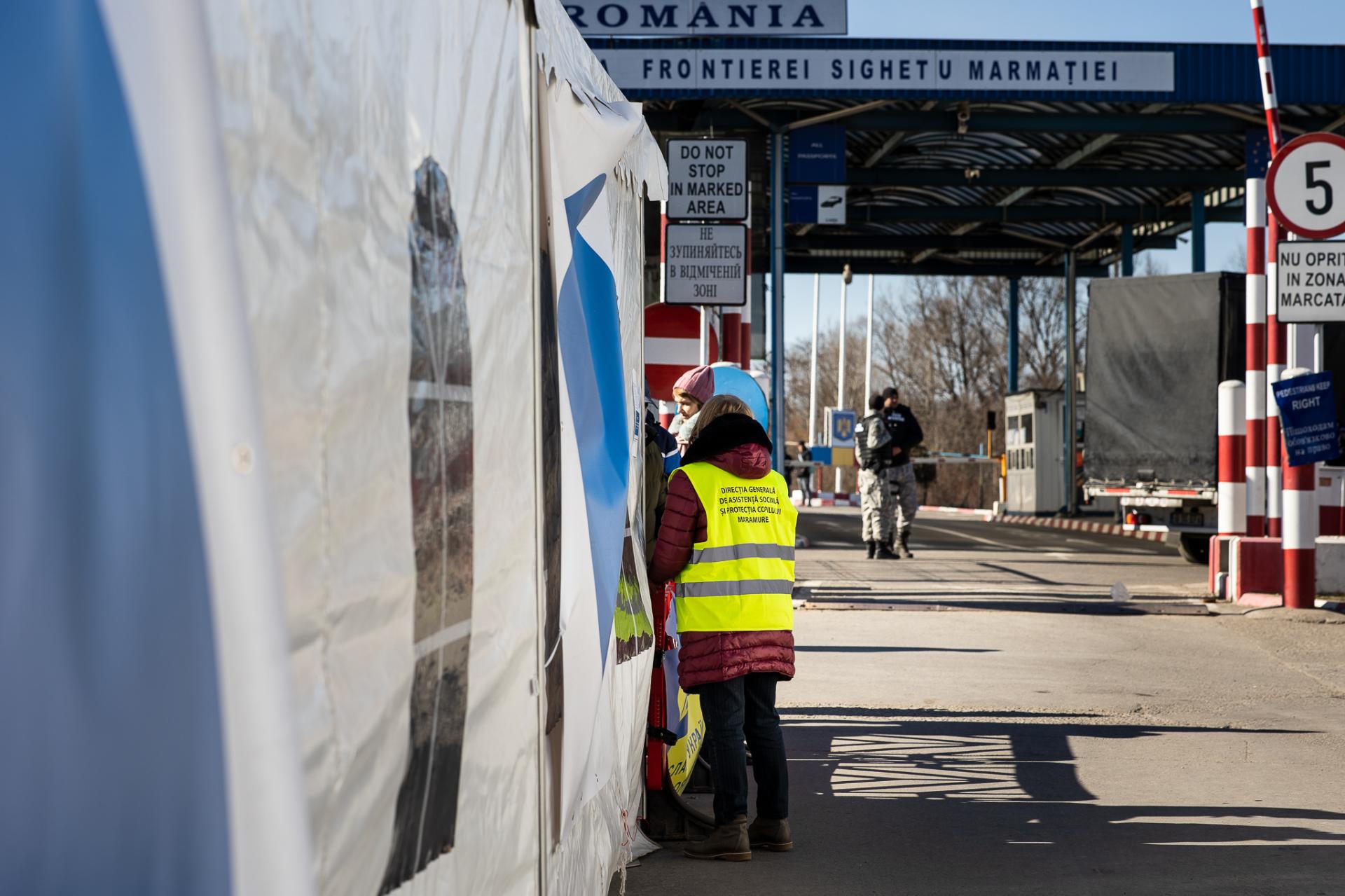 New York Photography Awards Winner - The Border, Where the Story of Ukrainian Refugees