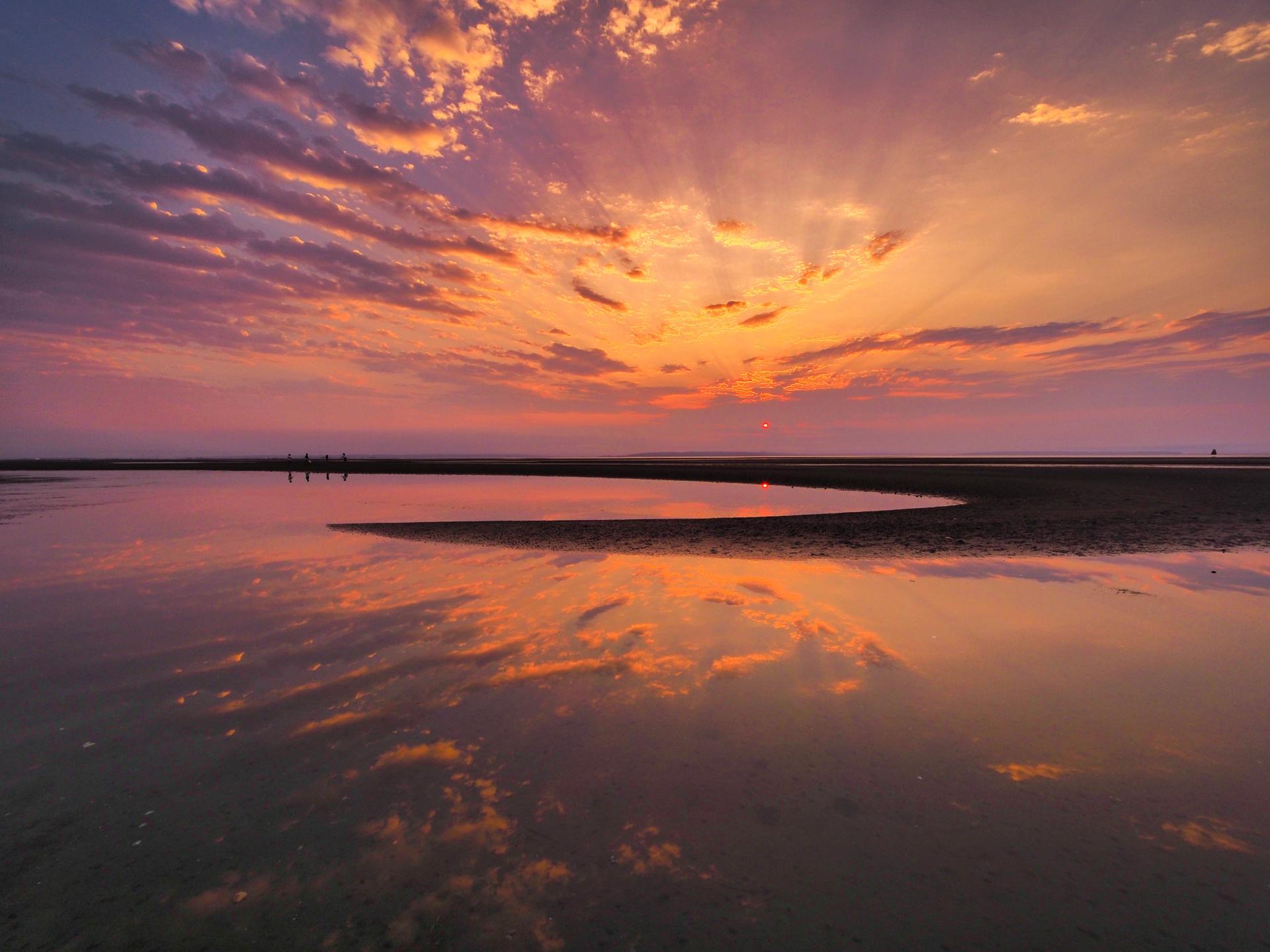 New York Photography Awards Winner - Sunset Over Boundary Bay’s Mirror-Mud