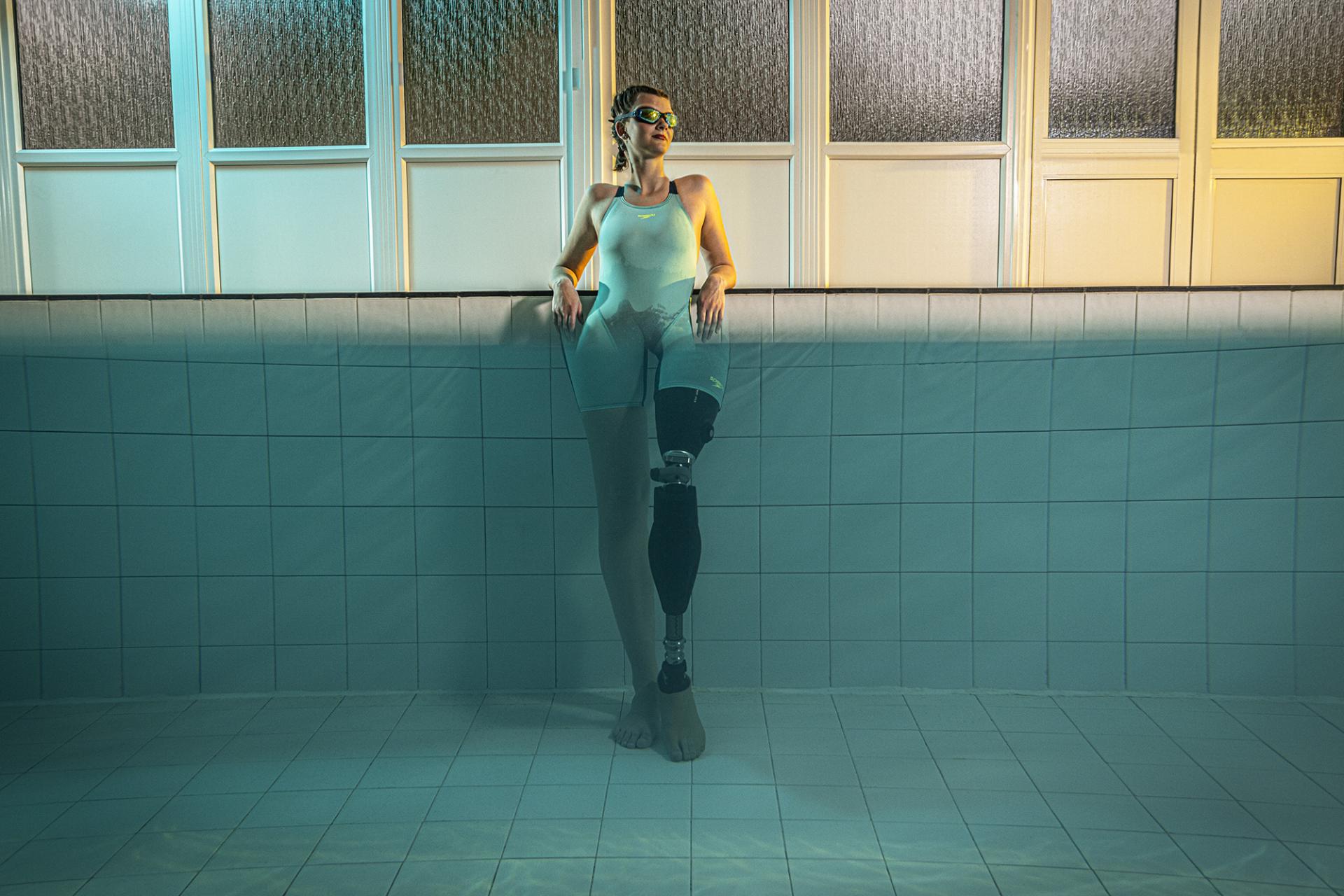 New York Photography Awards Winner - Annabelle 1/2 submerged