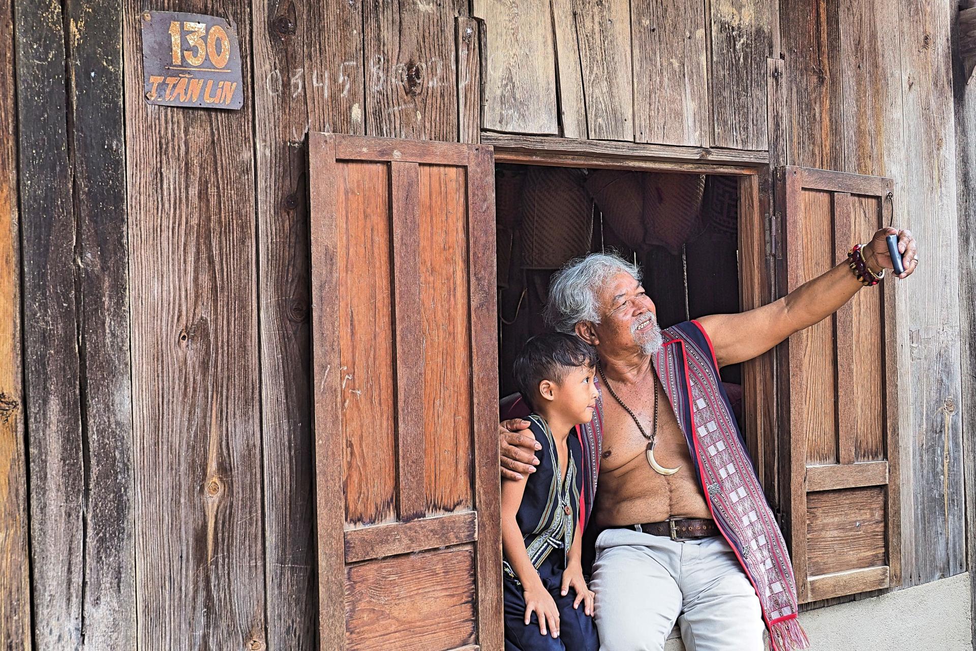 New York Photography Awards Winner - 130 T.Tan Lin Street selfie